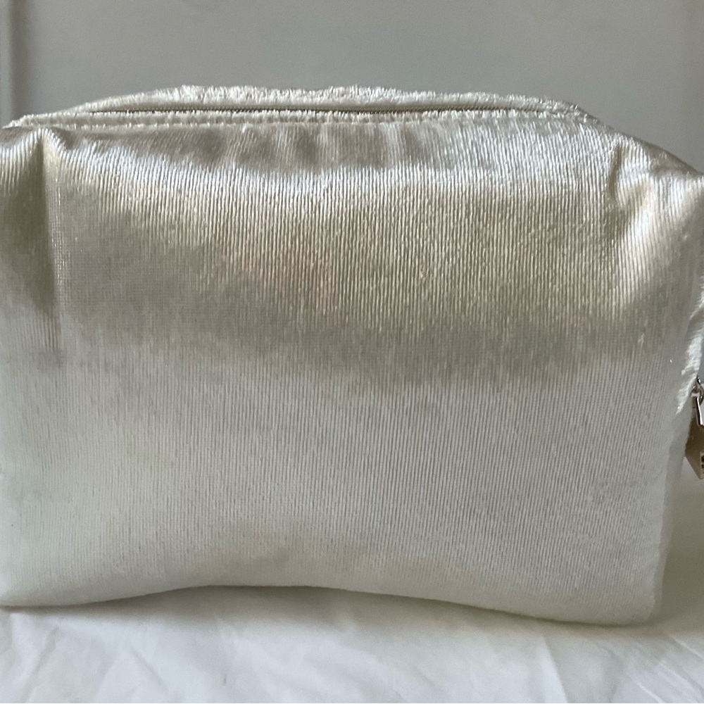 CHRISTIAN DIOR Beauty Ivory Large Velvet Cosmetic Makeup Bag Pouch -New - Picture 3 of 8